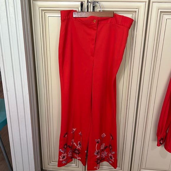 Vintage Polyester embroidered suit - Picture 2 of 12